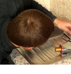 установка смесителя на мойку - тип 1