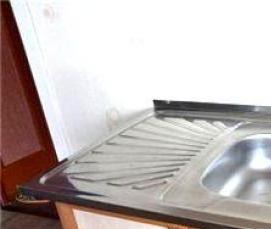 установка смесителя на мойку из нержавейки - вариант 4