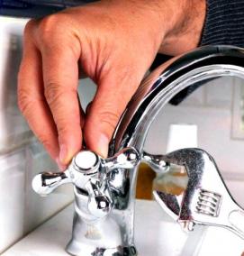 установка смесителя на мойку на кухне - вариант 4