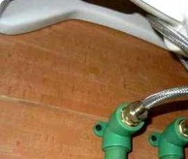 установка смесителя на шпильке - тип 3