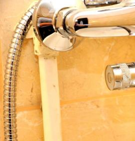 установка смесителя в стену - вариант 3