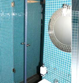 установка стеклянной двери - модель 4