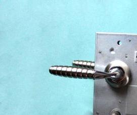 установка замков на двери подъезда - тип 4