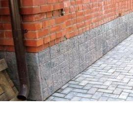 устройство отмостки из тротуарной плитки - модель 4