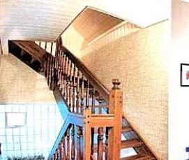 узкая деревянная лестница - вариант 1