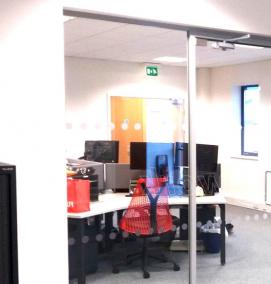 Входная группа со стеклом - тип 1