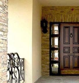 Входные двери в коттедж - вариант 2