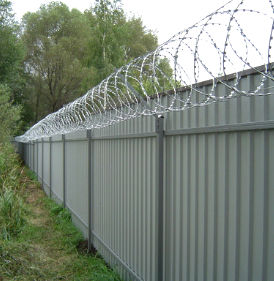 Забор из колючей проволоки Премиум