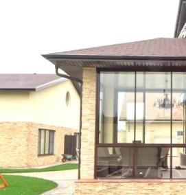 Закрытая входная группа для частного дома - вариант 1