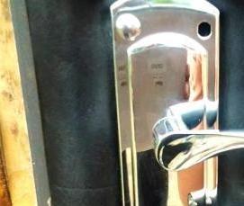 Замена личинки в замке железной двери - модель 3