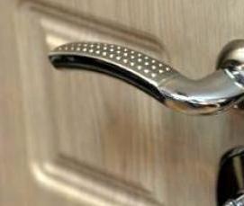 Замена личинки замка входной двери в квартире - вариант 2