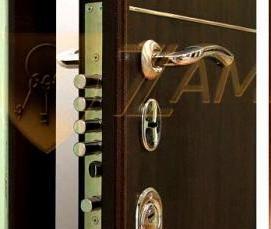 Замена нижнего замка металлической двери - тип 2