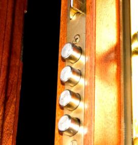 Замена сувальдного замка в металлической двери - вариант 4