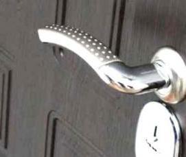 Замена замка в железной двери - модель 1