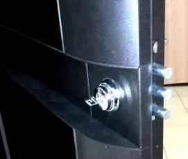 Замена замка в железной двери - модель 2