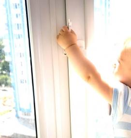 Защита на окна от детей пластиковые решетки - модель 1