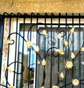 Защита на окна от детей пластиковые решетки - модель 4