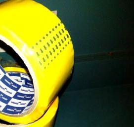 Желтая клейкая лента - модель 4